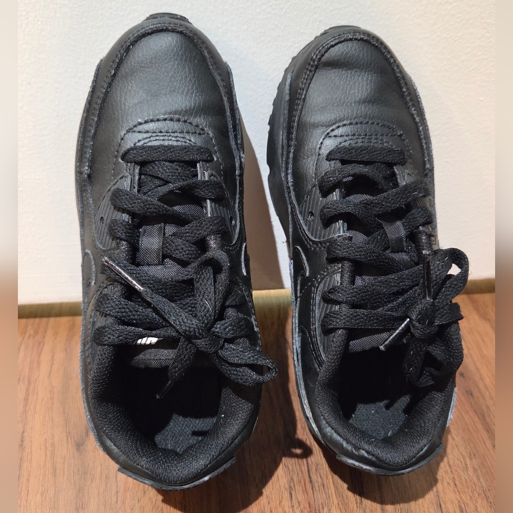 Kids Black Nike Air Max 90, Size 2Y